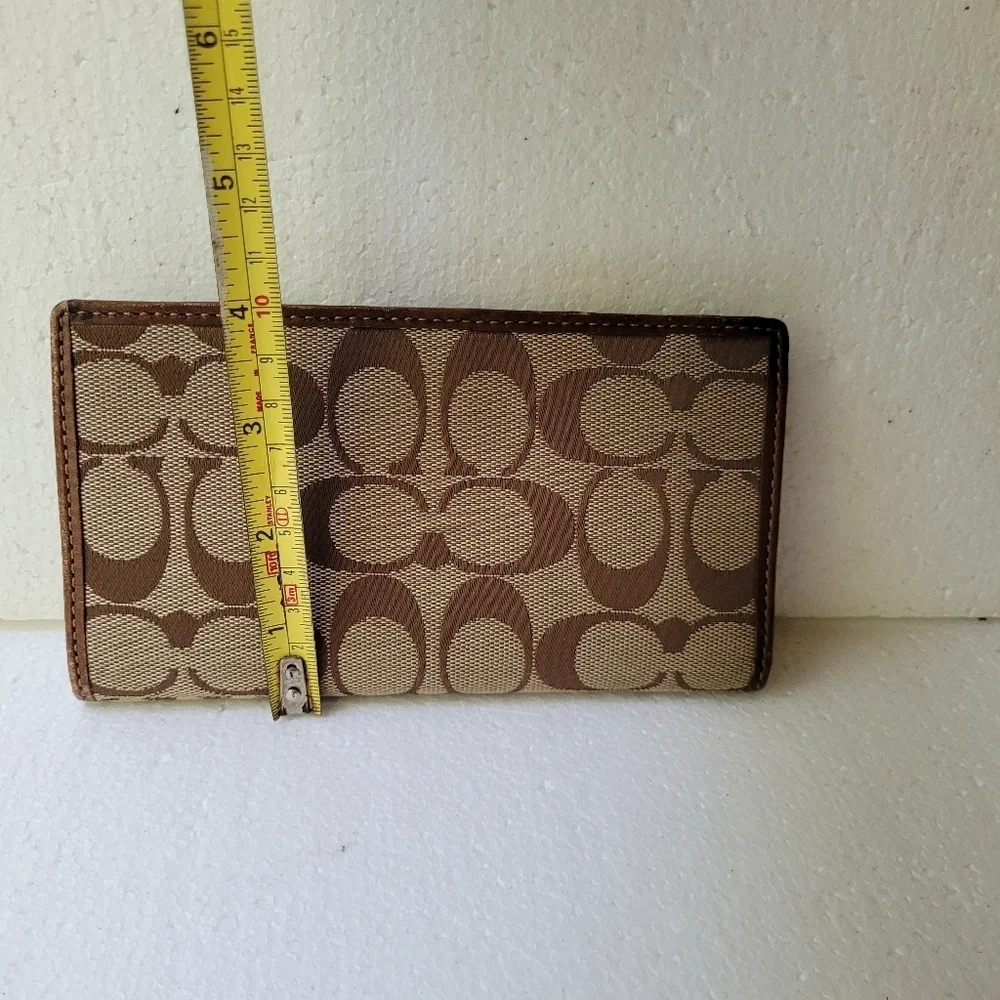 Coach Logo Wallet Checkbook Cover Vintage Brown and Beige Cloth & Leather READ*